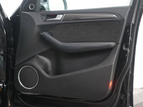 Used 2017 Audi SQ5 Premium Plus w/ Technology Package image 9