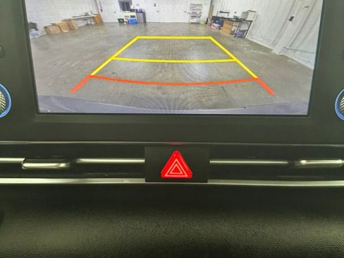 Used 2023 Hyundai Elantra SEL image 22