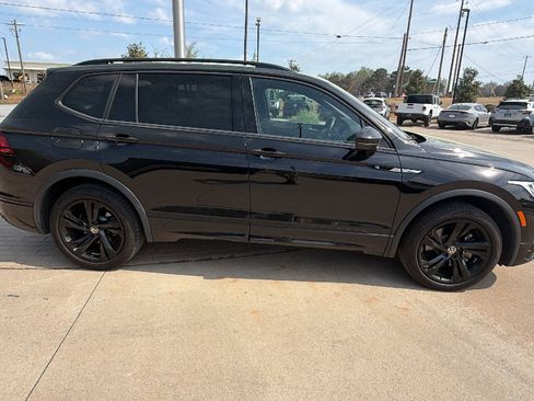 Used 2024 Volkswagen Tiguan SE R-Line image 7