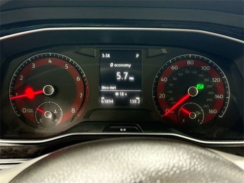 Used 2019 Volkswagen Jetta R-Line image 11