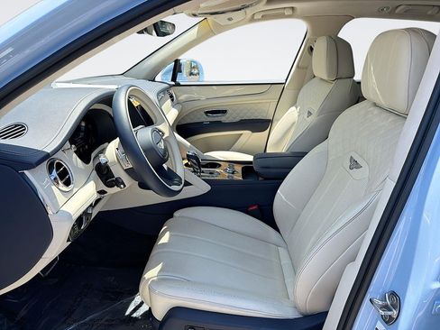 Used 2023 Bentley Bentayga Plug-In Hybrid AWD/4WD image 21