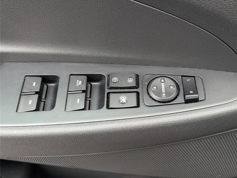 Used 2018 Hyundai Tucson Sport w/ Cargo Package image 18