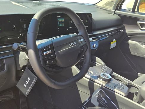 New 2026 Kia Sportage EX AWD/4WD image 17