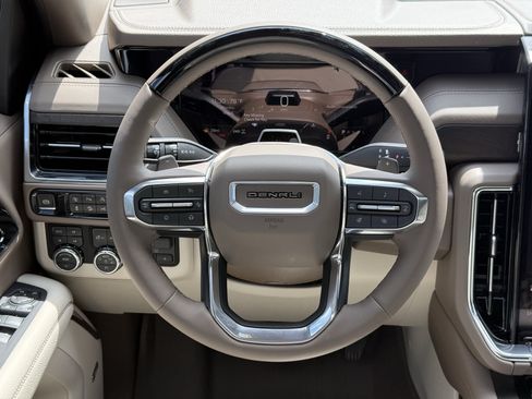 New 2026 GMC Yukon Denali w/ Denali Reserve Package AWD/4WD image 12