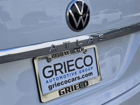 Used 2021 Volkswagen Atlas Cross Sport SE w/ Panoramic Sunroof Package image 9