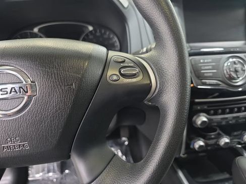 Used 2019 Nissan Pathfinder S AWD/4WD image 17