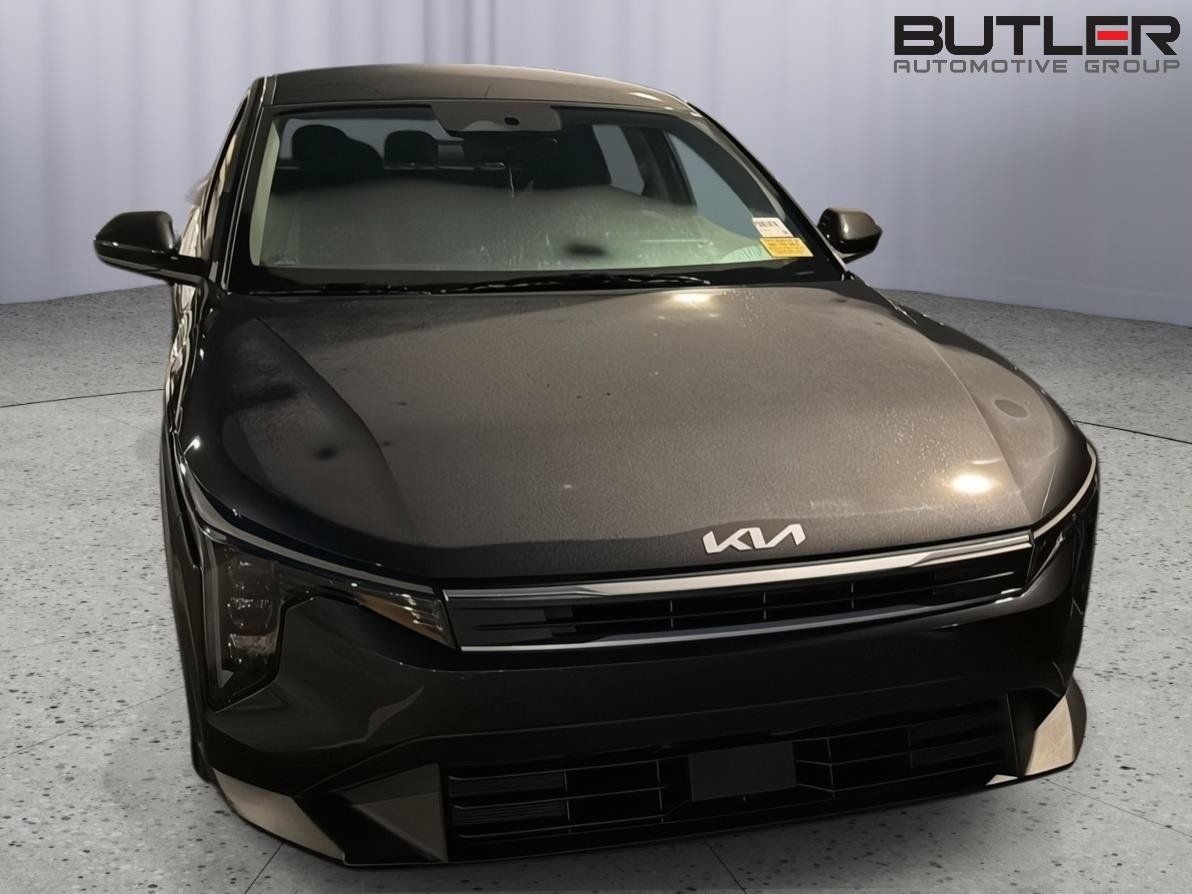 Used 2025 Kia K4 FWD image 3