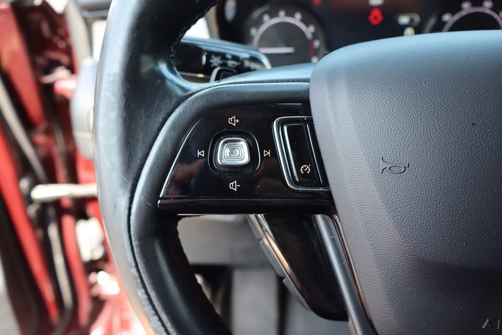 Used 2020 Lincoln Corsair AWD w/ Premium Package image 25