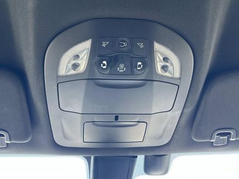 Used 2020 Chrysler Pacifica Touring w/ S Appearance Package FWD image 38