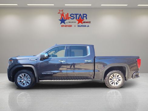 Used 2025 GMC Sierra 1500 Denali w/ Technology Package AWD/4WD image 4