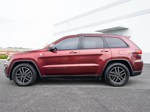 Used 2019 Jeep Grand Cherokee Trailhawk AWD/4WD image 3
