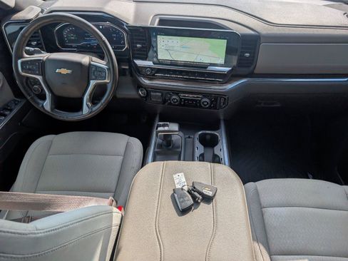 Used 2023 Chevrolet Silverado 1500 LT AWD/4WD image 34