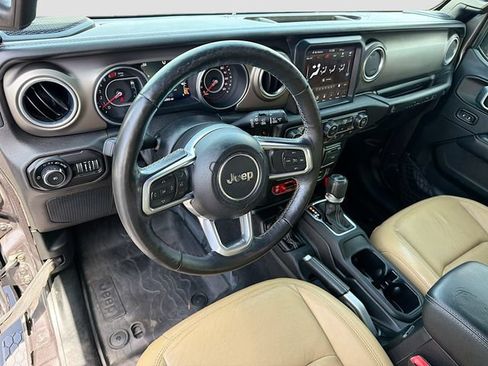 Used 2019 Jeep Wrangler Unlimited Rubicon AWD/4WD image 9