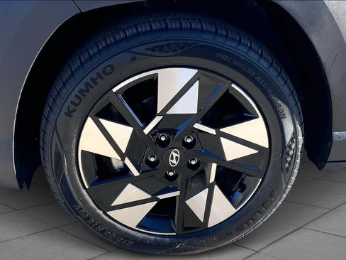 Certified 2025 Hyundai Kona SEL image 10