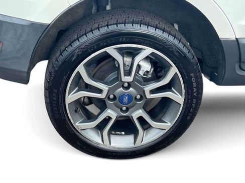 Used 2019 Ford EcoSport SES w/ SES Black Appearance Package AWD/4WD image 11
