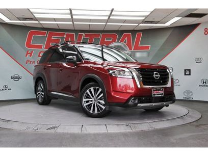 Used 2022 Nissan Pathfinder Platinum w/ Cargo Package