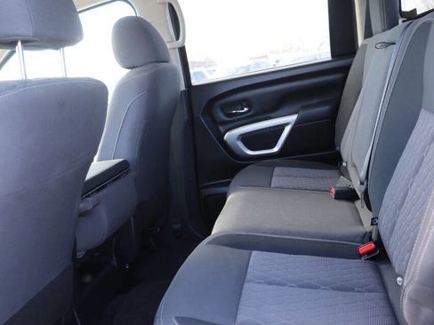 Used 2024 Nissan Titan SV image 17