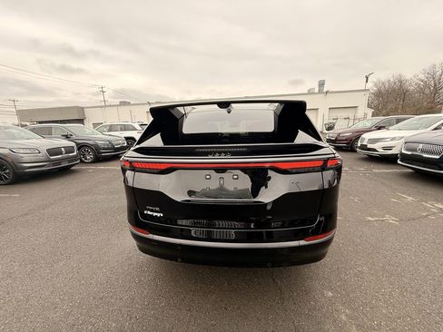 Used 2025 Jeep Wagoneer S Launch Edition image 4