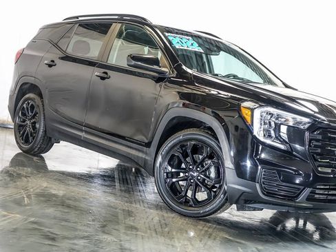 Certified 2022 GMC Terrain SLE w/ Driver Convenience Package image 5