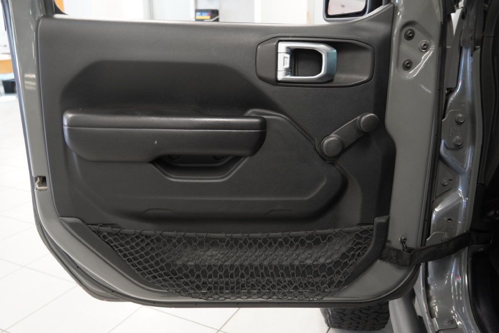 Used 2018 Jeep Wrangler Unlimited Sport AWD/4WD image 15
