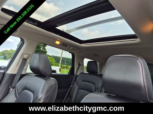 Used 2024 Nissan Pathfinder SL w/ SL Premium Package FWD image 22