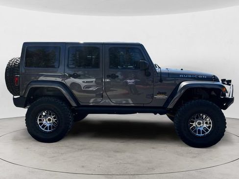 Used 2016 Jeep Wrangler Unlimited Rubicon AWD/4WD image 4