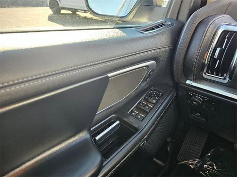 Certified 2025 Ford Expedition Max Platinum image 28