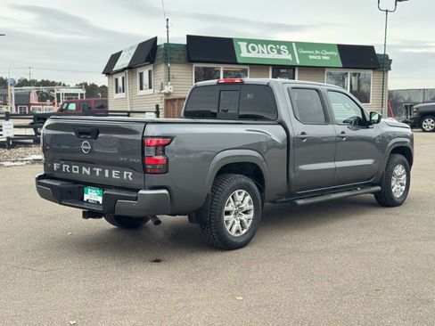 Used 2022 Nissan Frontier SV image 8