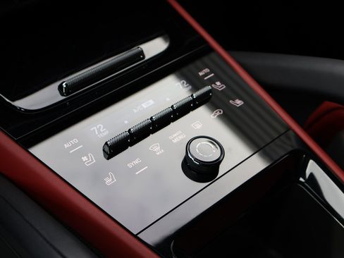 Certified 2025 Porsche Cayenne E-Hybrid AWD/4WD image 20