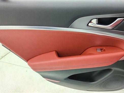 Used 2025 Genesis G70 2.5T w/ Sport Prestige Package image 32