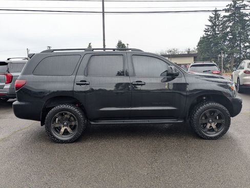 Used 2019 Toyota Sequoia TRD Sport image 6