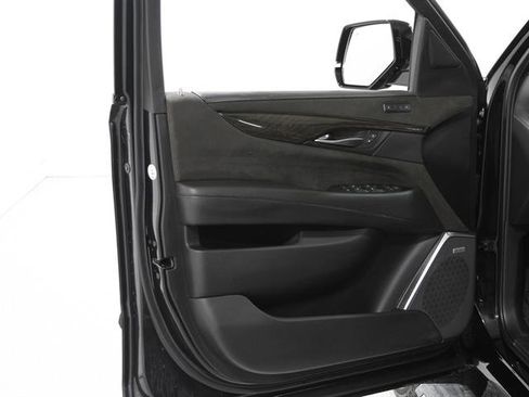 Used 2020 Cadillac Escalade ESV Platinum w/ Escalade Sport Edition image 5