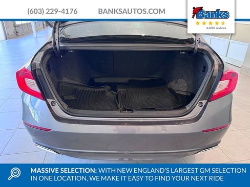 Used 2018 Honda Accord Touring image 7