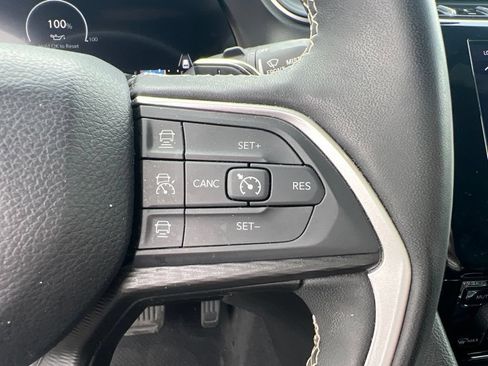 Used 2024 Jeep Grand Cherokee Altitude AWD/4WD image 28
