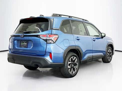 Used 2025 Subaru Forester Premium AWD/4WD image 9