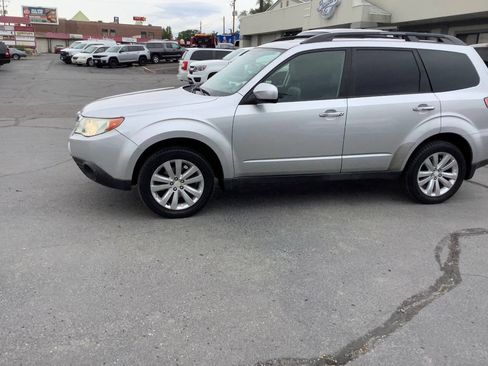 Used 2011 Subaru Forester 2.5X Limited AWD/4WD image 18