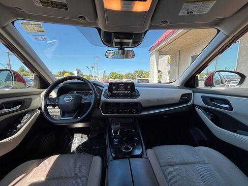 Used 2025 Nissan Rogue SV AWD/4WD image 35