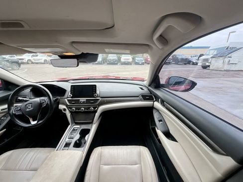 Used 2019 Honda Accord Touring image 32
