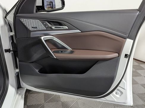 Used 2025 BMW X2 xDrive28i w/ M Sport Package AWD/4WD image 30