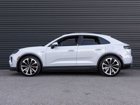 Certified 2026 Porsche Macan 4 Electric AWD/4WD image 2
