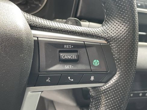 Used 2024 Mitsubishi Outlander SE image 29