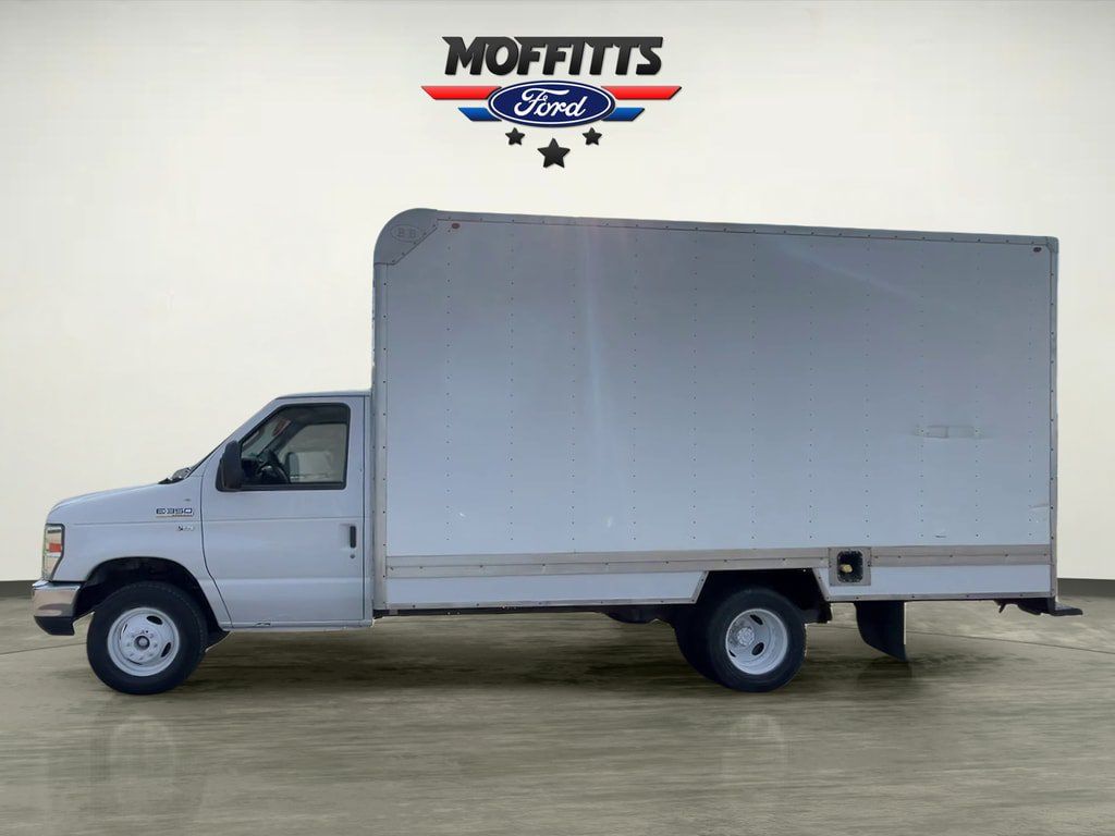 Used 2015 Ford E-350 and Econoline 350 Super Duty RWD image 2