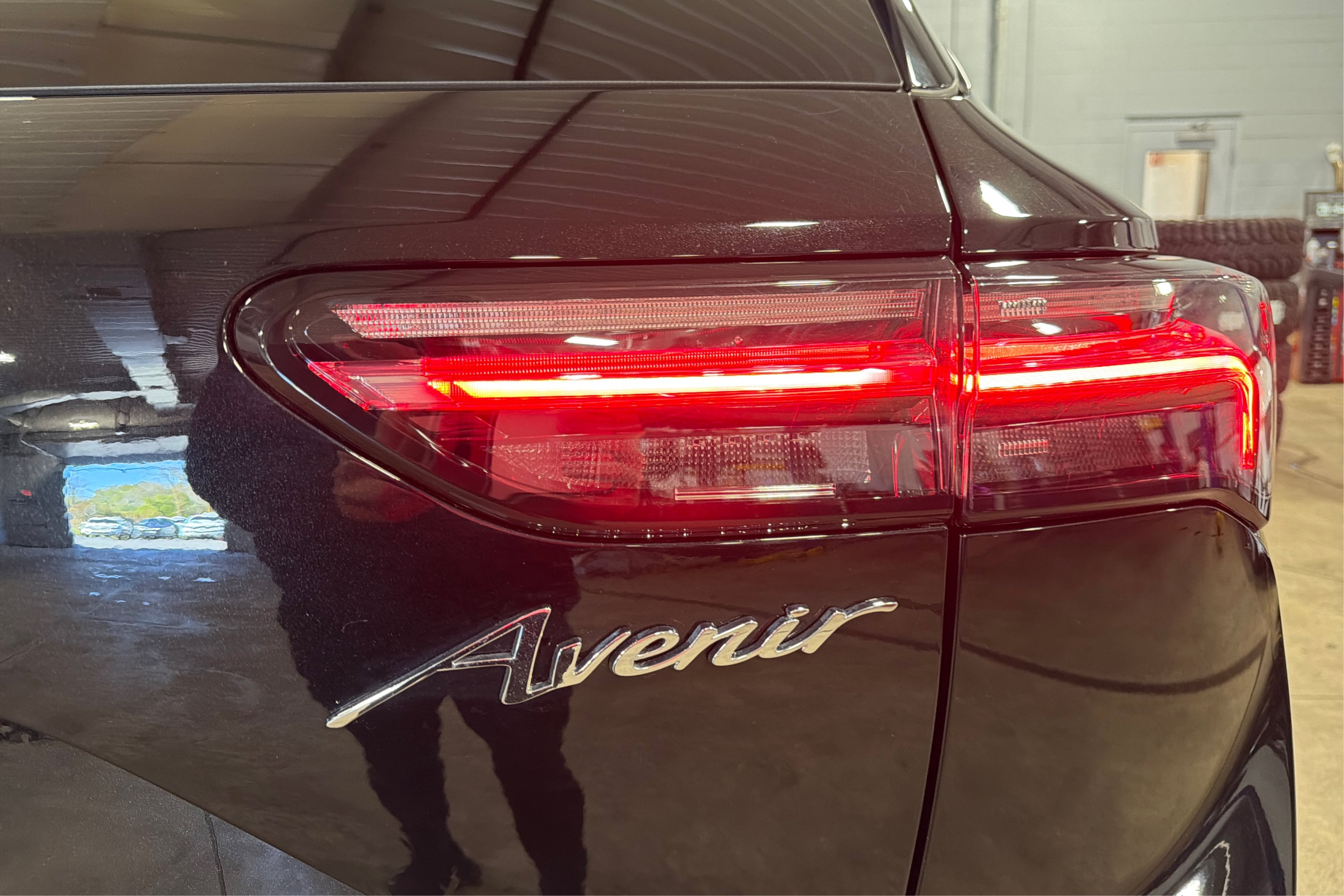 Used 2023 Buick Envision Avenir AWD/4WD image 49