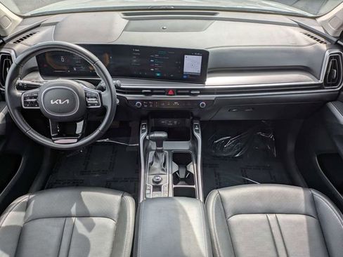 Used 2024 Kia Sorento S w/ Panoramic Sunroof Package image 18