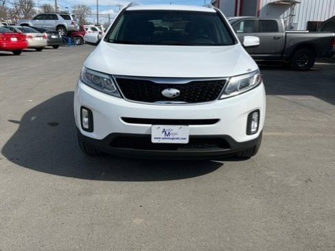 Used 2014 Kia Sorento LX w/ LX V6 Convenience Package image 3