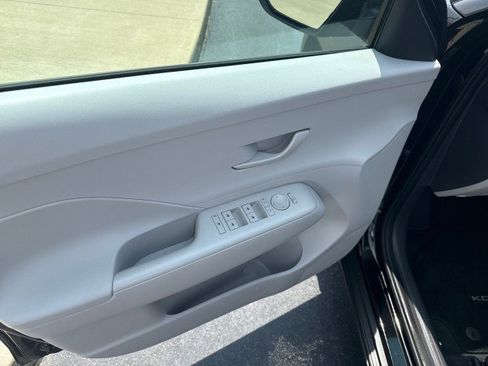 Used 2024 Hyundai Kona SEL w/ Convenience Package image 11