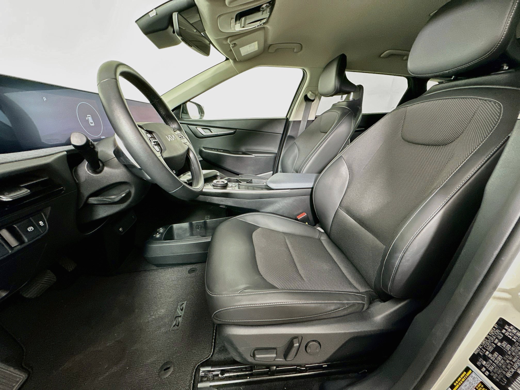 Used 2024 Kia EV6 Light RWD image 13
