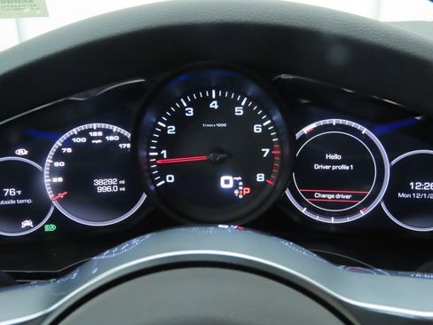 Used 2020 Porsche Cayenne image 35