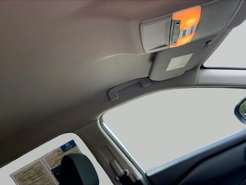 Used 2024 Nissan Rogue S FWD image 14