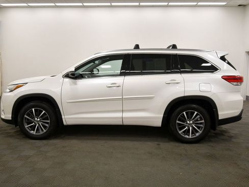 Used 2018 Toyota Highlander XLE image 4